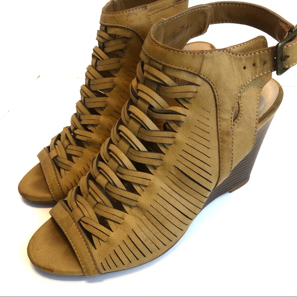 Dollhouse Open Toe Wedge Snaffu Shoes Tan Size 7